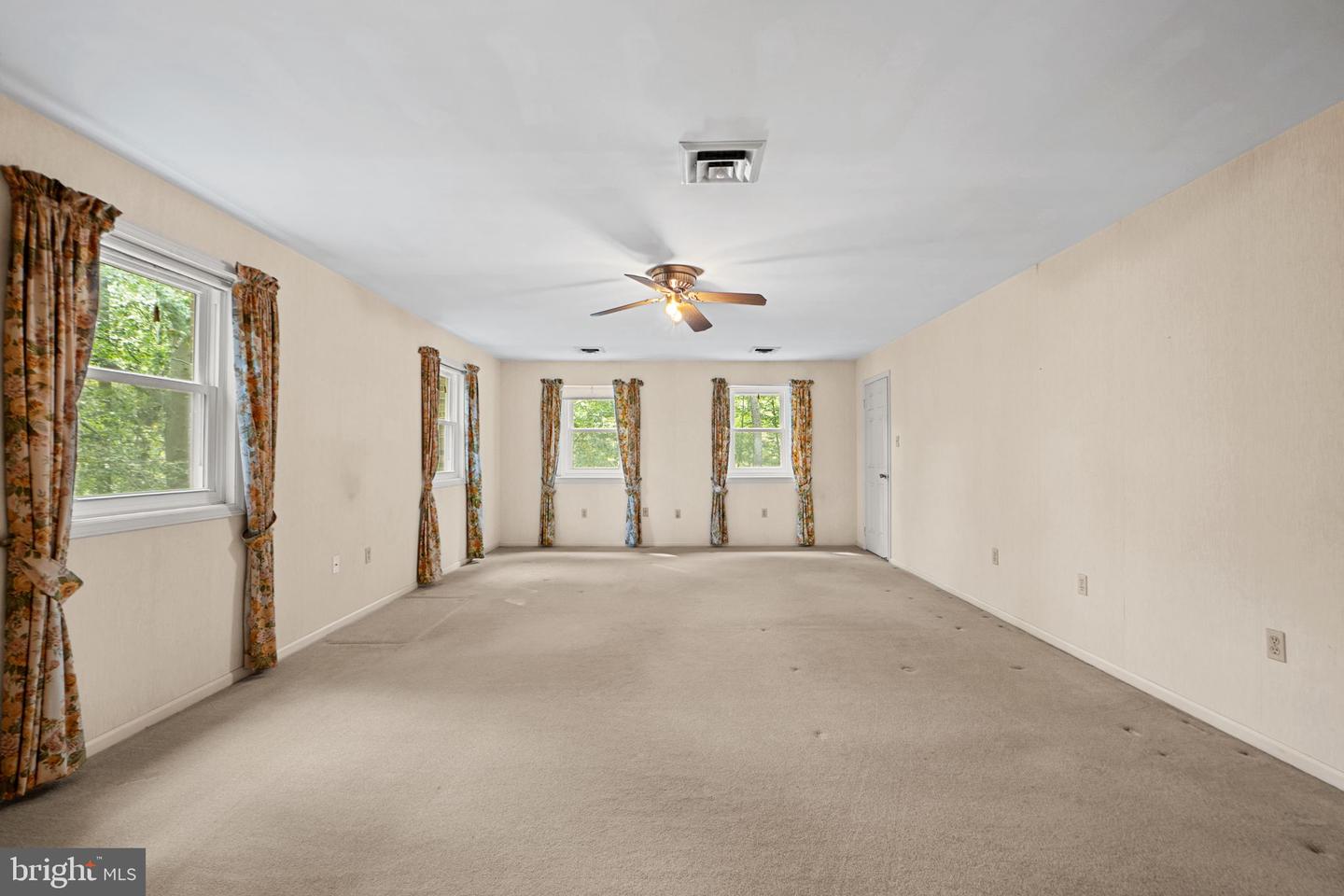 6131 MOONPATTERNS TRL, FAIRFAX STATION, Virginia 22039, 3 Bedrooms Bedrooms, ,3 BathroomsBathrooms,Residential,For sale,6131 MOONPATTERNS TRL,VAFX2267670 MLS # VAFX2267670