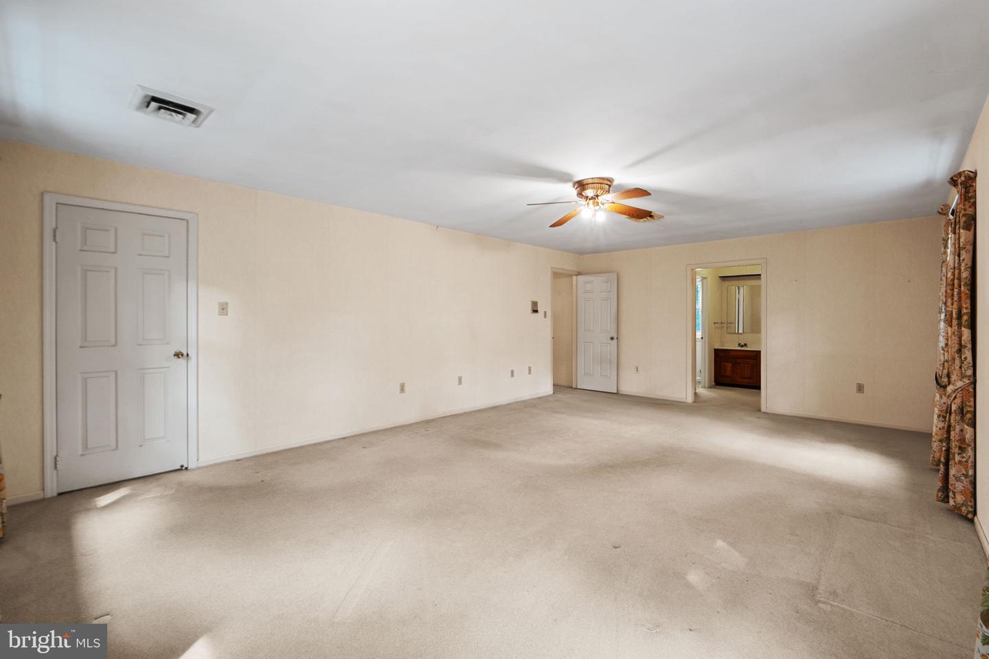 6131 MOONPATTERNS TRL, FAIRFAX STATION, Virginia 22039, 3 Bedrooms Bedrooms, ,3 BathroomsBathrooms,Residential,For sale,6131 MOONPATTERNS TRL,VAFX2267670 MLS # VAFX2267670