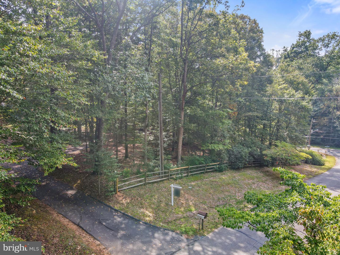 6131 MOONPATTERNS TRL, FAIRFAX STATION, Virginia 22039, 3 Bedrooms Bedrooms, ,3 BathroomsBathrooms,Residential,For sale,6131 MOONPATTERNS TRL,VAFX2267670 MLS # VAFX2267670