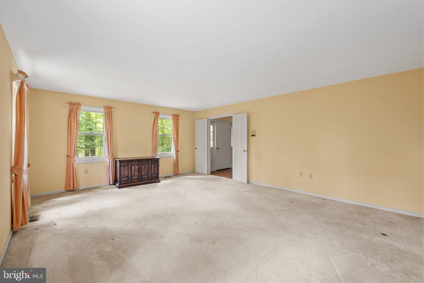 6131 MOONPATTERNS TRL, FAIRFAX STATION, Virginia 22039, 3 Bedrooms Bedrooms, ,3 BathroomsBathrooms,Residential,For sale,6131 MOONPATTERNS TRL,VAFX2267670 MLS # VAFX2267670