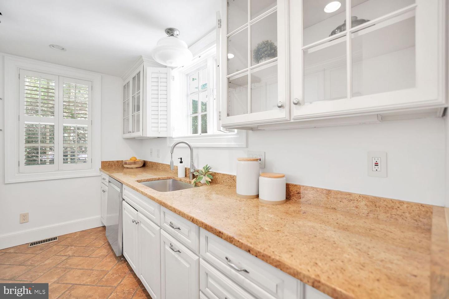 1420 35TH ST NW, WASHINGTON, District Of Columbia 20007, 3 Bedrooms Bedrooms, ,3 BathroomsBathrooms,Residential,For sale,1420 35TH ST NW,DCDC2222774 MLS # DCDC2222774
