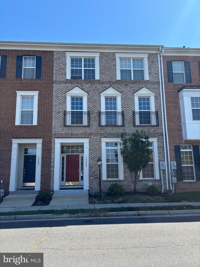 13594 VILLAGE GREEN DR, LEESBURG, Virginia 20176, 3 Bedrooms Bedrooms, ,2 BathroomsBathrooms,Residential,For sale,13594 VILLAGE GREEN DR,VALO2107026 MLS # VALO2107026