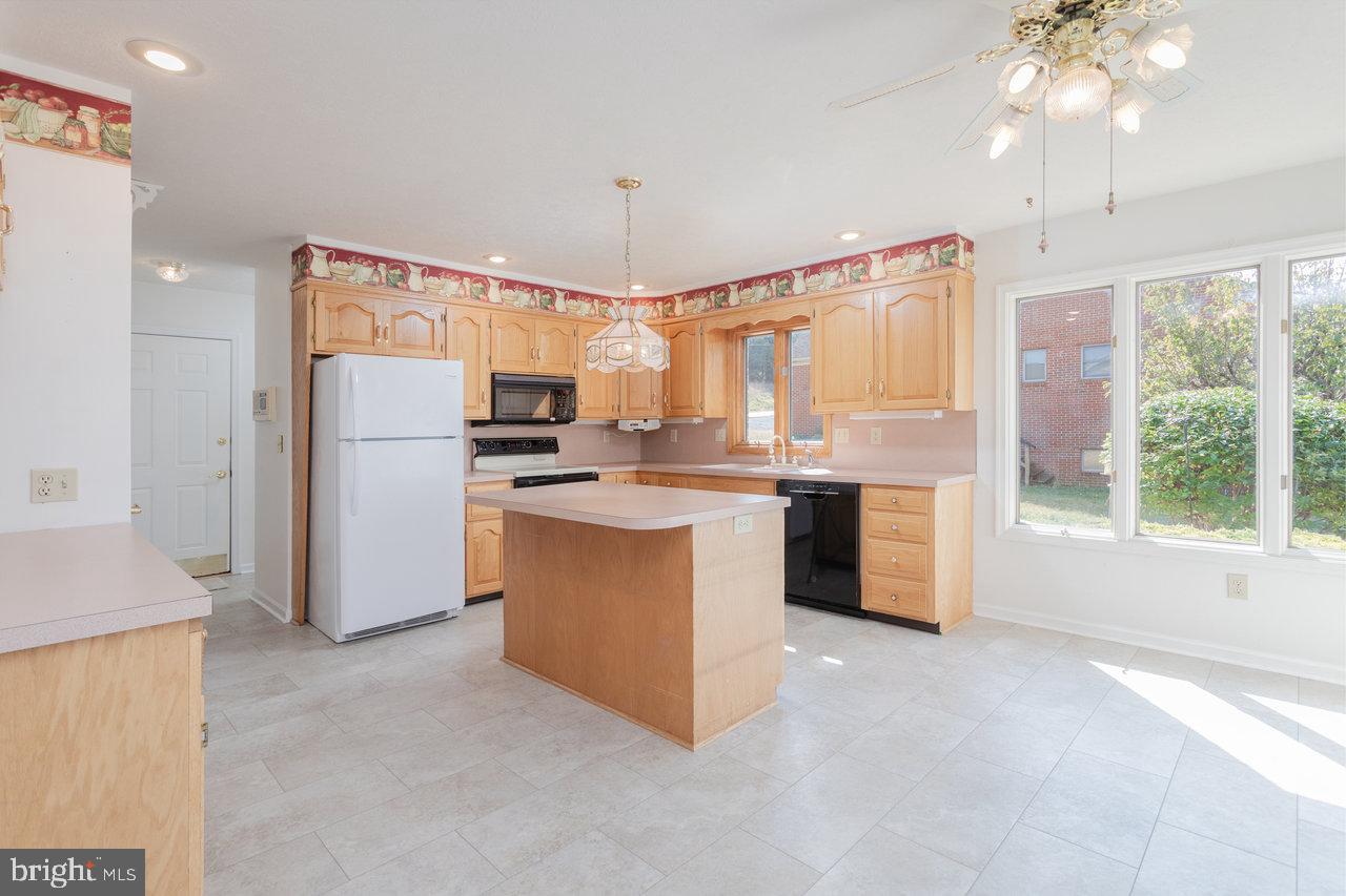 624 ERICKSON AVE, ROCKINGHAM, Virginia 22801, 3 Bedrooms Bedrooms, ,3 BathroomsBathrooms,Residential,For sale,624 ERICKSON AVE,VARO2002588 MLS # VARO2002588