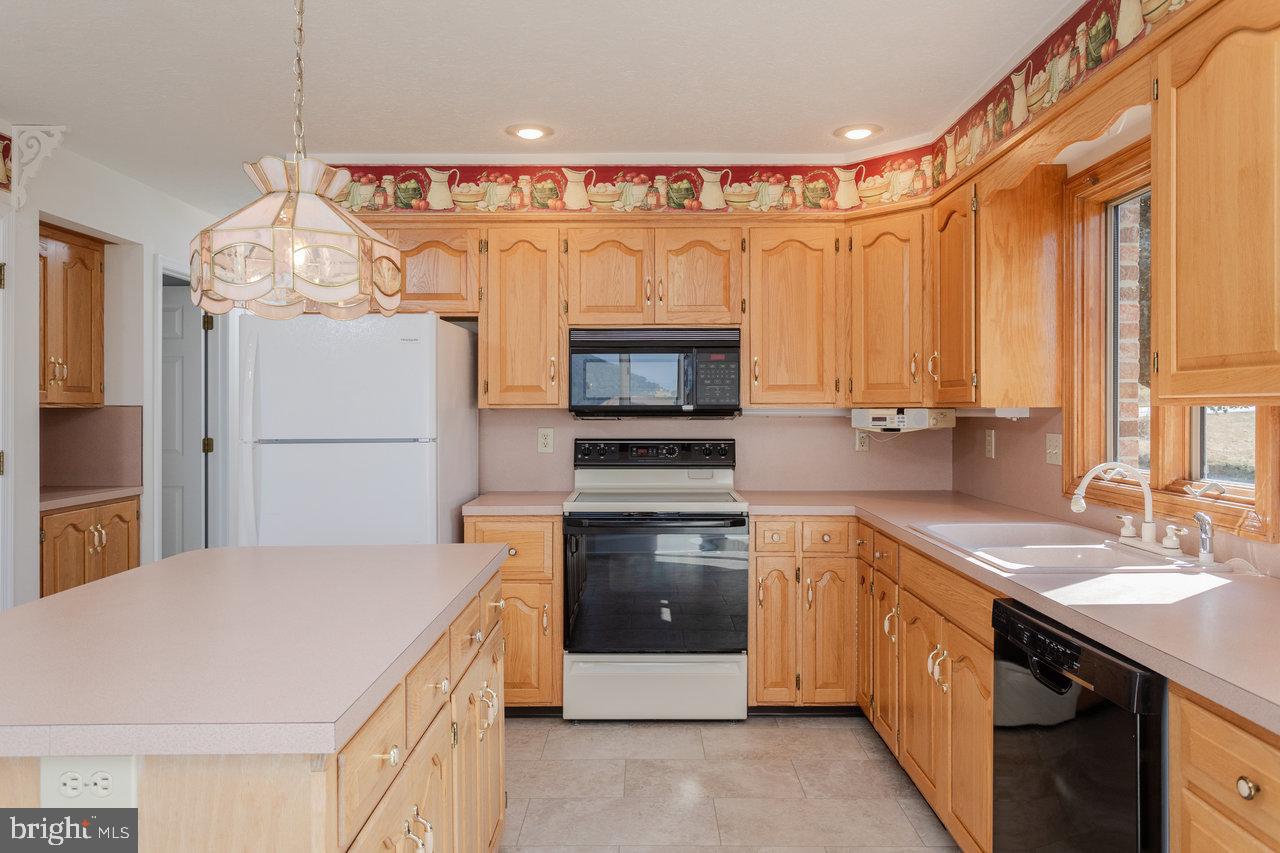 624 ERICKSON AVE, ROCKINGHAM, Virginia 22801, 3 Bedrooms Bedrooms, ,3 BathroomsBathrooms,Residential,For sale,624 ERICKSON AVE,VARO2002588 MLS # VARO2002588