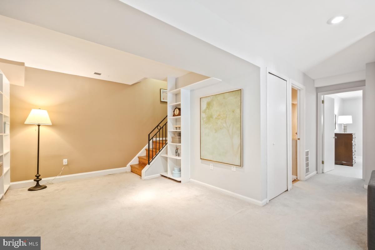 10411 ADEL RD, OAKTON, Virginia 22124, 3 Bedrooms Bedrooms, 13 Rooms Rooms,3 BathroomsBathrooms,Residential,For sale,10411 ADEL RD,VAFX2267812 MLS # VAFX2267812
