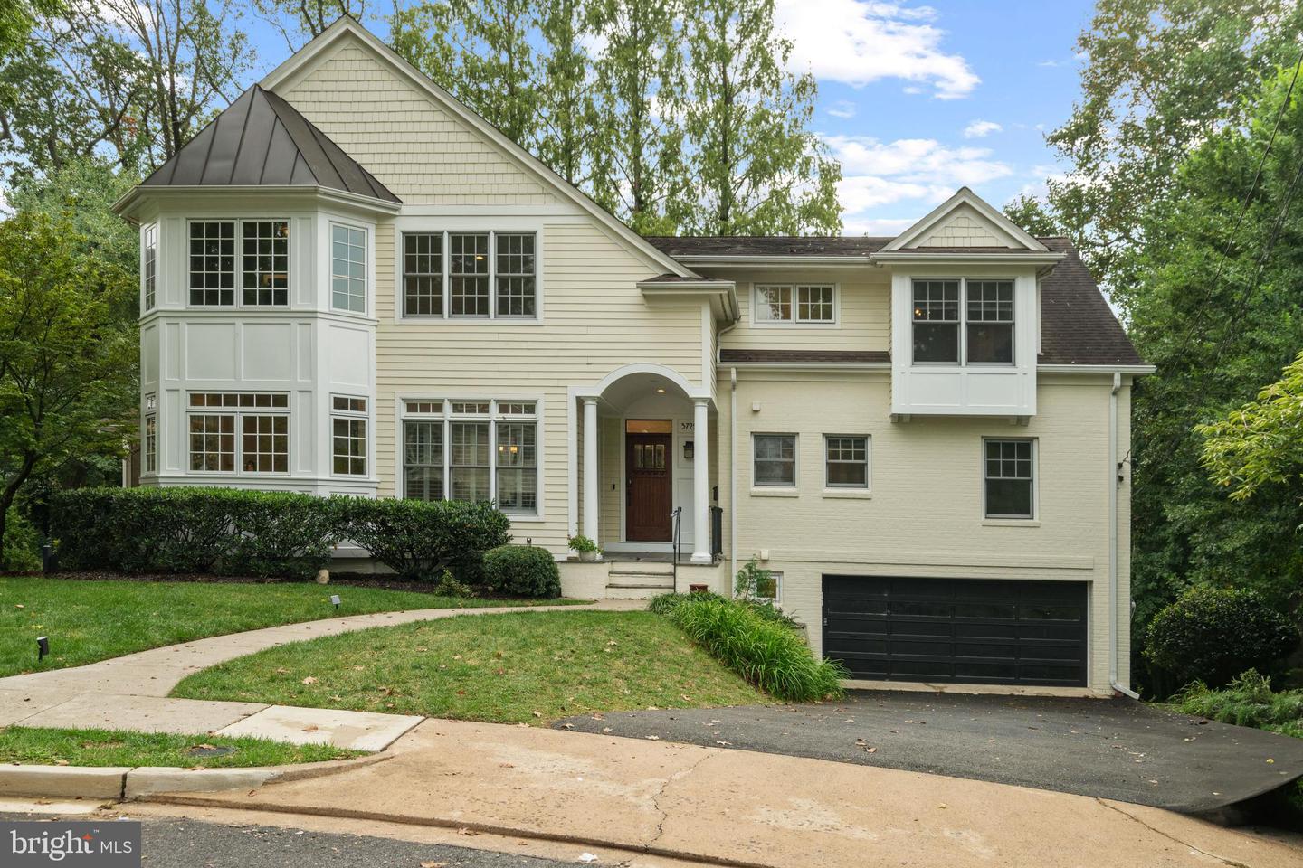 3722 N WOODROW ST, ARLINGTON, Virginia 22207, 6 Bedrooms Bedrooms, ,5 BathroomsBathrooms,Residential,For sale,3722 N WOODROW ST,VAAR2063822 MLS # VAAR2063822