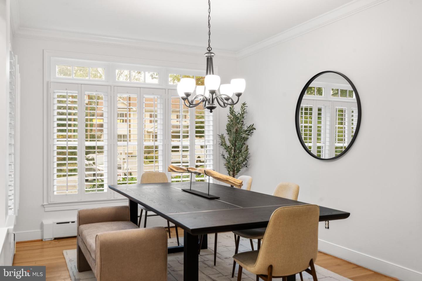 3722 N WOODROW ST, ARLINGTON, Virginia 22207, 6 Bedrooms Bedrooms, ,5 BathroomsBathrooms,Residential,For sale,3722 N WOODROW ST,VAAR2063822 MLS # VAAR2063822