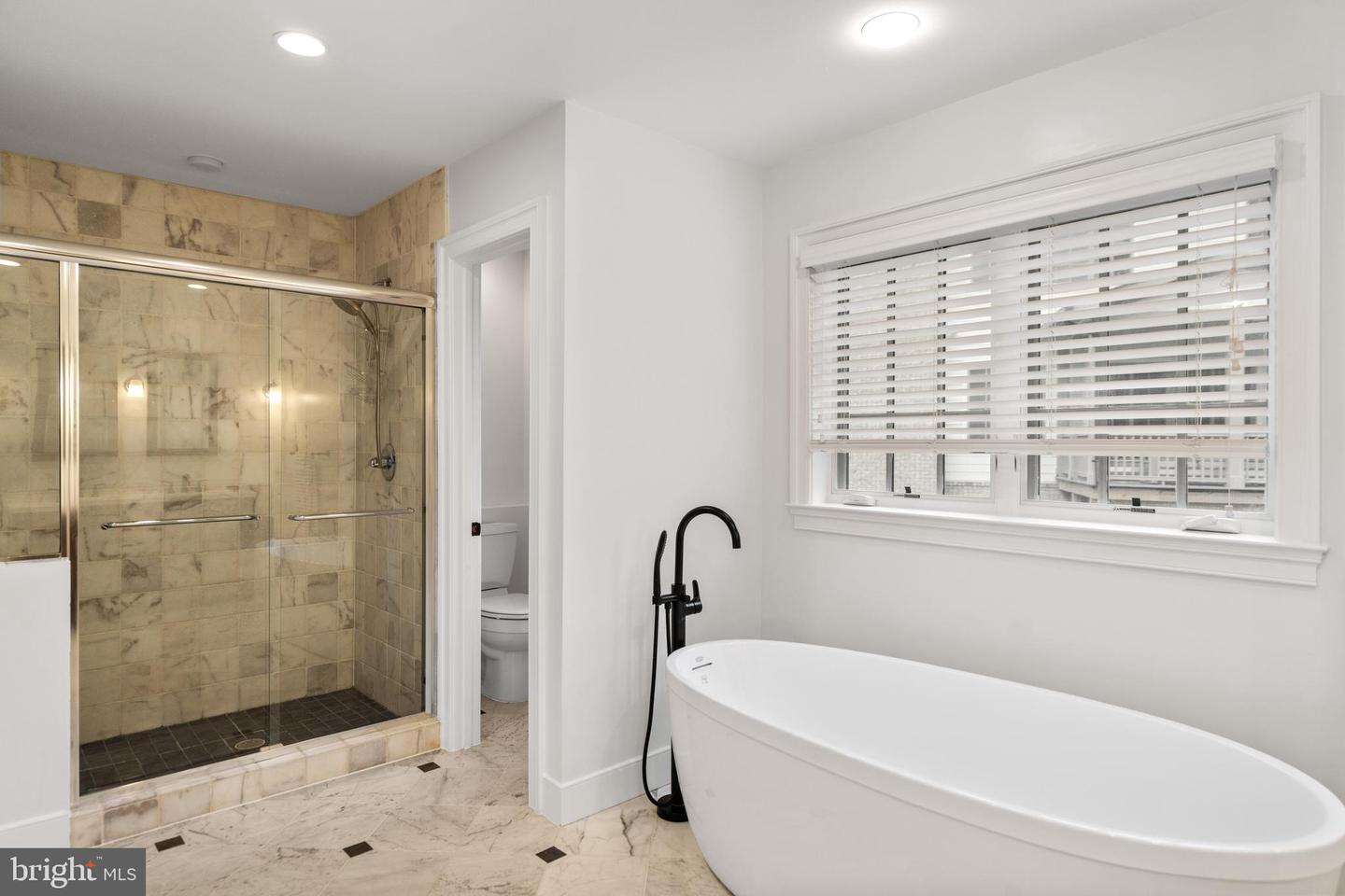 3722 N WOODROW ST, ARLINGTON, Virginia 22207, 6 Bedrooms Bedrooms, ,5 BathroomsBathrooms,Residential,For sale,3722 N WOODROW ST,VAAR2063822 MLS # VAAR2063822