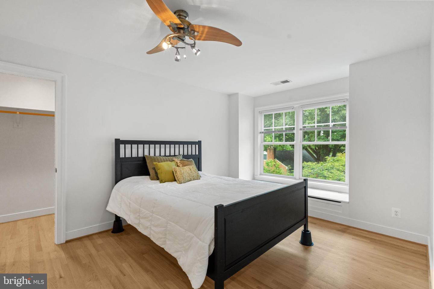 3722 N WOODROW ST, ARLINGTON, Virginia 22207, 6 Bedrooms Bedrooms, ,5 BathroomsBathrooms,Residential,For sale,3722 N WOODROW ST,VAAR2063822 MLS # VAAR2063822