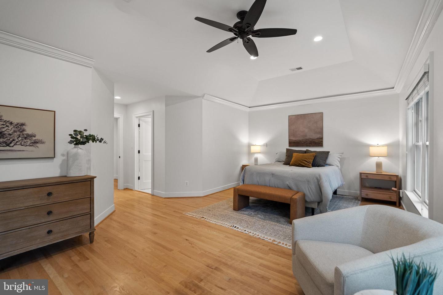 3722 N WOODROW ST, ARLINGTON, Virginia 22207, 6 Bedrooms Bedrooms, ,5 BathroomsBathrooms,Residential,For sale,3722 N WOODROW ST,VAAR2063822 MLS # VAAR2063822