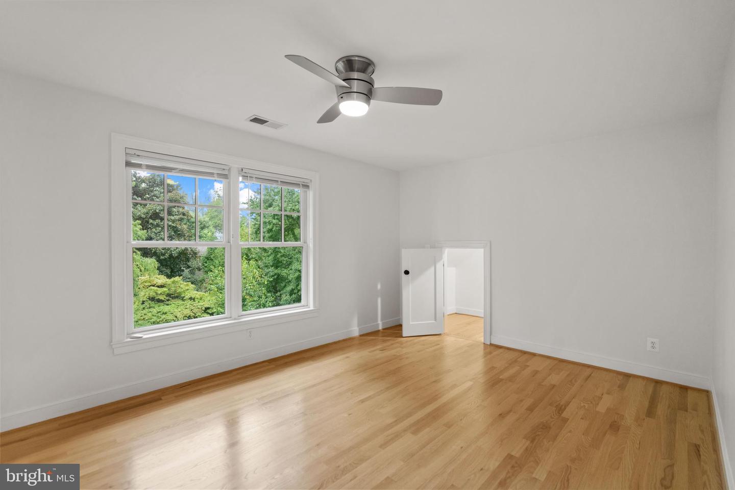 3722 N WOODROW ST, ARLINGTON, Virginia 22207, 6 Bedrooms Bedrooms, ,5 BathroomsBathrooms,Residential,For sale,3722 N WOODROW ST,VAAR2063822 MLS # VAAR2063822