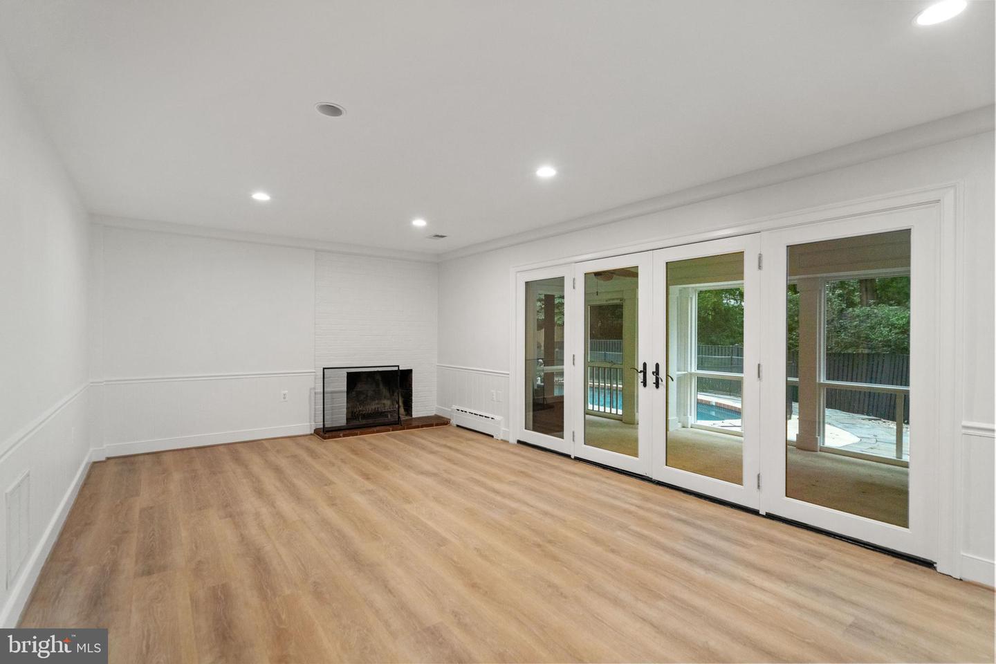 3722 N WOODROW ST, ARLINGTON, Virginia 22207, 6 Bedrooms Bedrooms, ,5 BathroomsBathrooms,Residential,For sale,3722 N WOODROW ST,VAAR2063822 MLS # VAAR2063822