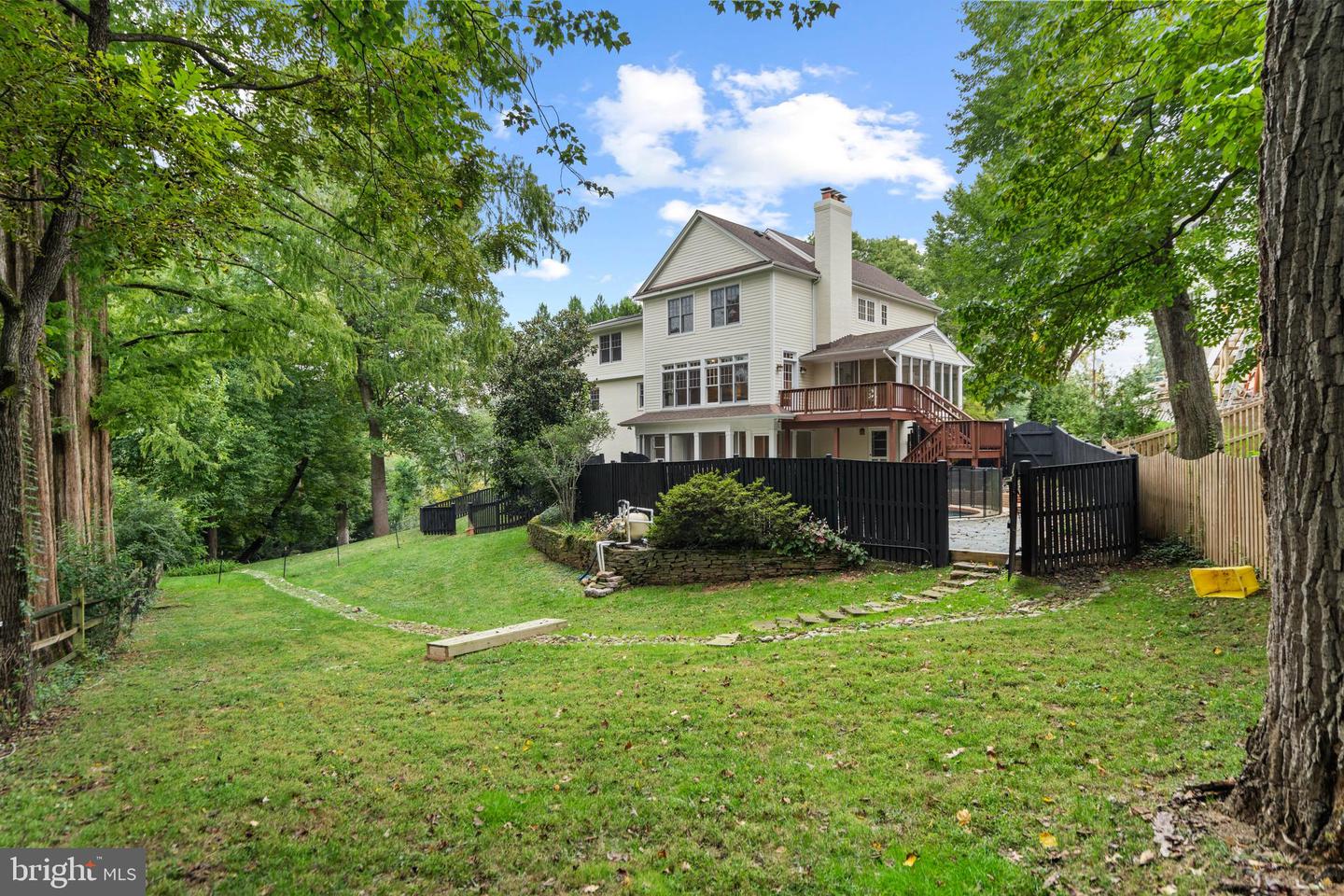 3722 N WOODROW ST, ARLINGTON, Virginia 22207, 6 Bedrooms Bedrooms, ,5 BathroomsBathrooms,Residential,For sale,3722 N WOODROW ST,VAAR2063822 MLS # VAAR2063822
