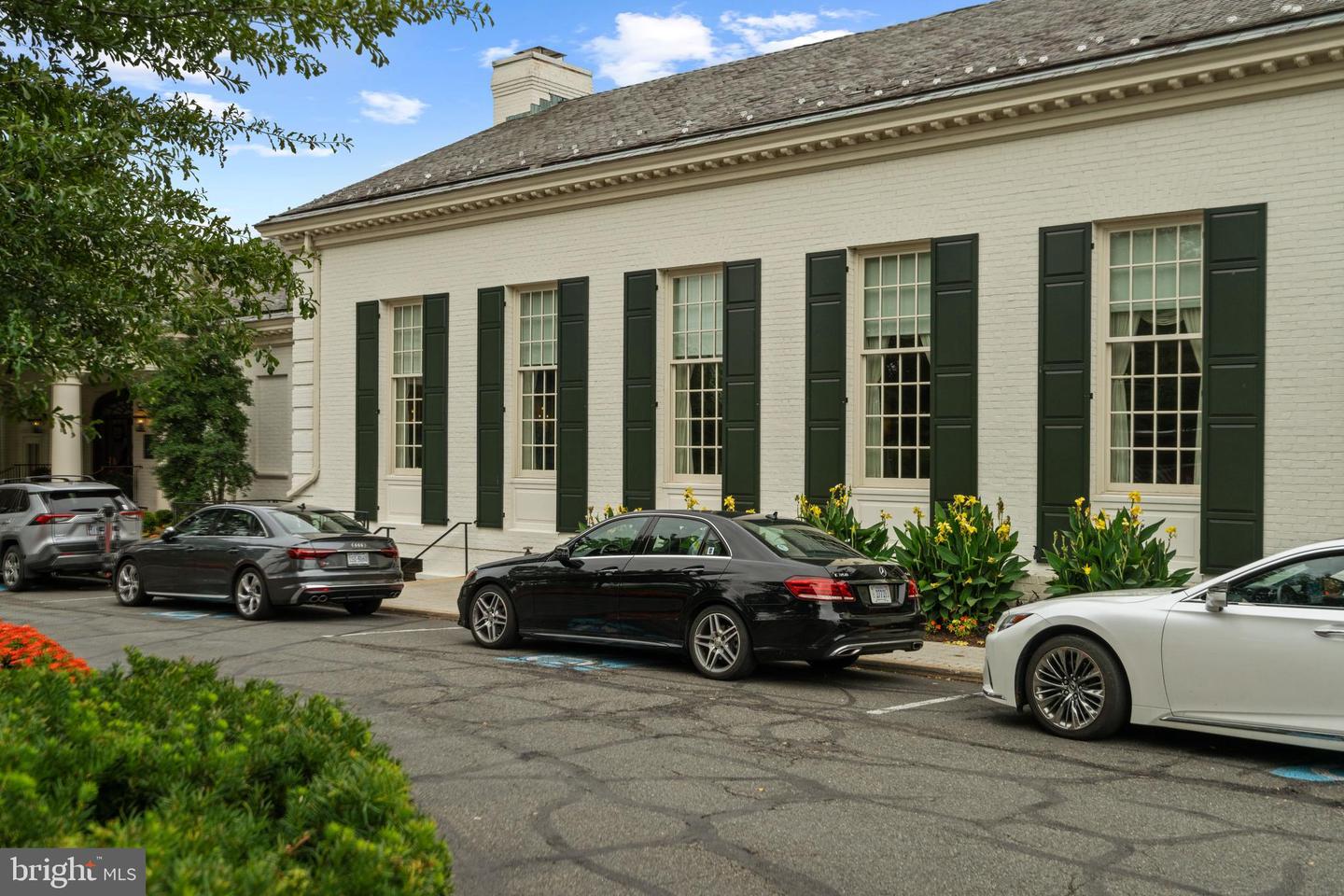 3722 N WOODROW ST, ARLINGTON, Virginia 22207, 6 Bedrooms Bedrooms, ,5 BathroomsBathrooms,Residential,For sale,3722 N WOODROW ST,VAAR2063822 MLS # VAAR2063822