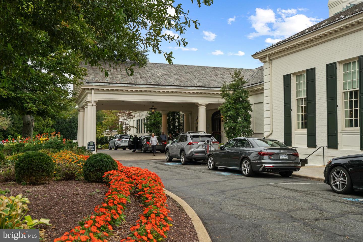 3722 N WOODROW ST, ARLINGTON, Virginia 22207, 6 Bedrooms Bedrooms, ,5 BathroomsBathrooms,Residential,For sale,3722 N WOODROW ST,VAAR2063822 MLS # VAAR2063822