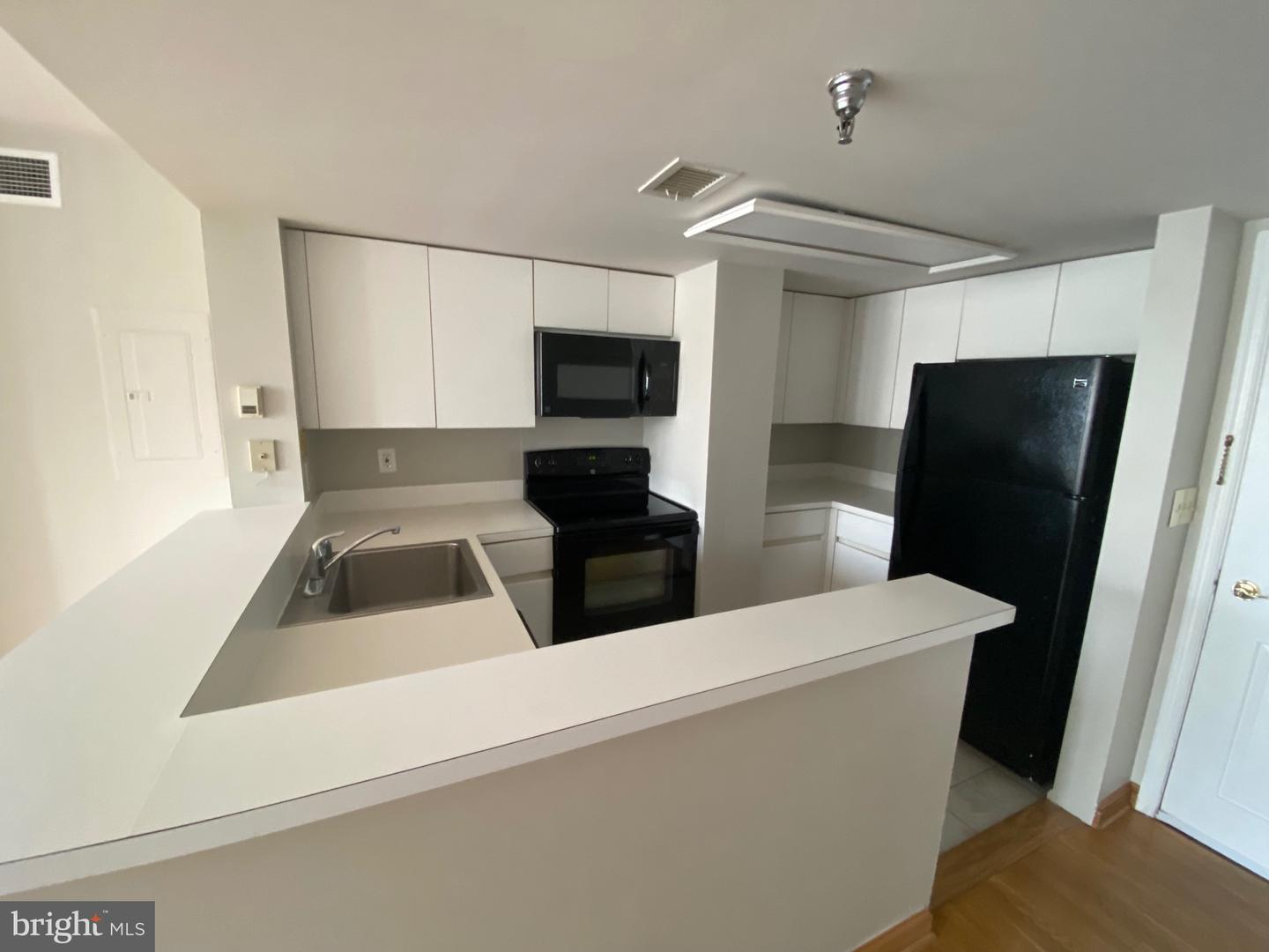 801 PENNSYLVANIA AVE NW #PH06, WASHINGTON, District Of Columbia 20004, 1 Bedroom Bedrooms, ,1 BathroomBathrooms,Residential,For sale,801 PENNSYLVANIA AVE NW #PH06,DCDC2223024 MLS # DCDC2223024