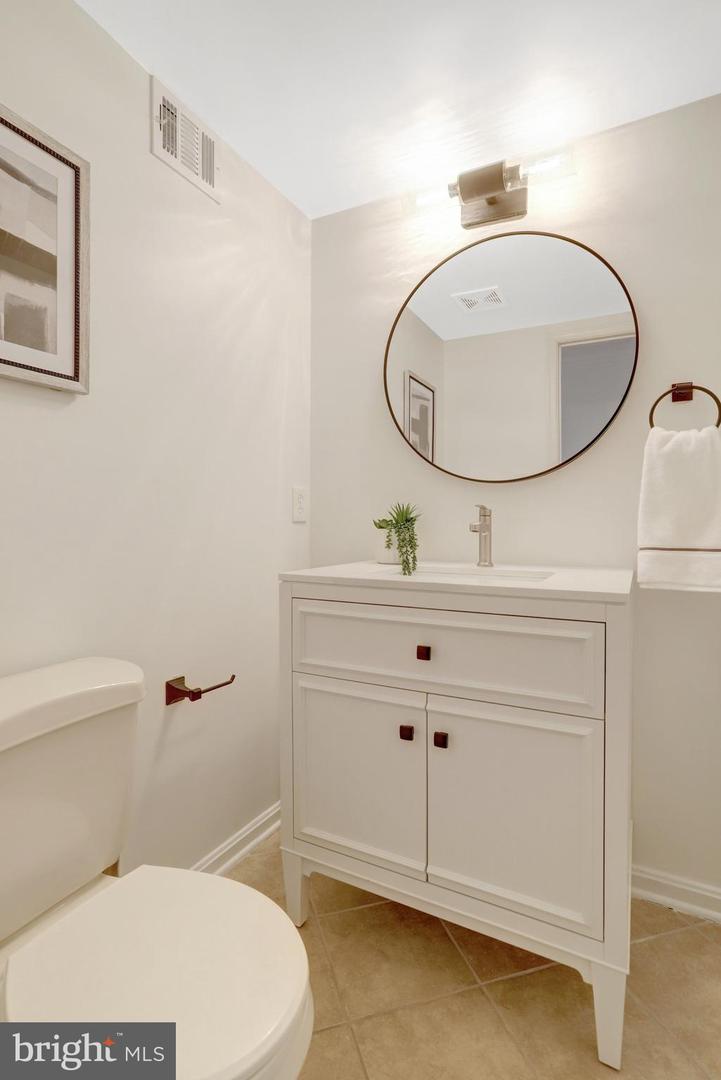 10510 HENDERSON RD, FAIRFAX STATION, Virginia 22039, 5 Bedrooms Bedrooms, ,3 BathroomsBathrooms,Residential,For sale,10510 HENDERSON RD,VAFX2268076 MLS # VAFX2268076