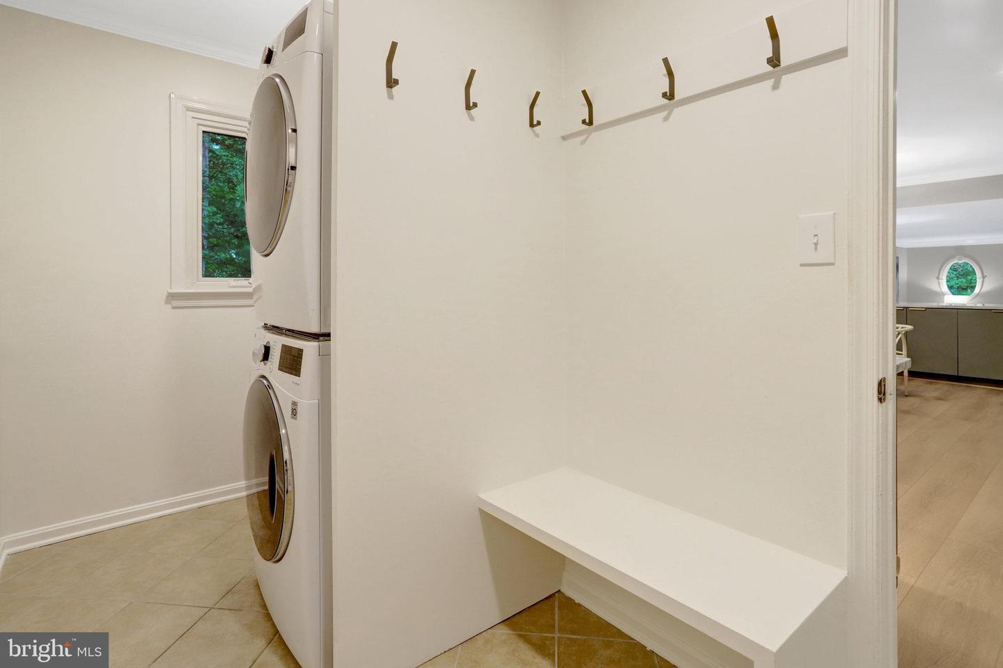 10510 HENDERSON RD, FAIRFAX STATION, Virginia 22039, 5 Bedrooms Bedrooms, ,3 BathroomsBathrooms,Residential,For sale,10510 HENDERSON RD,VAFX2268076 MLS # VAFX2268076