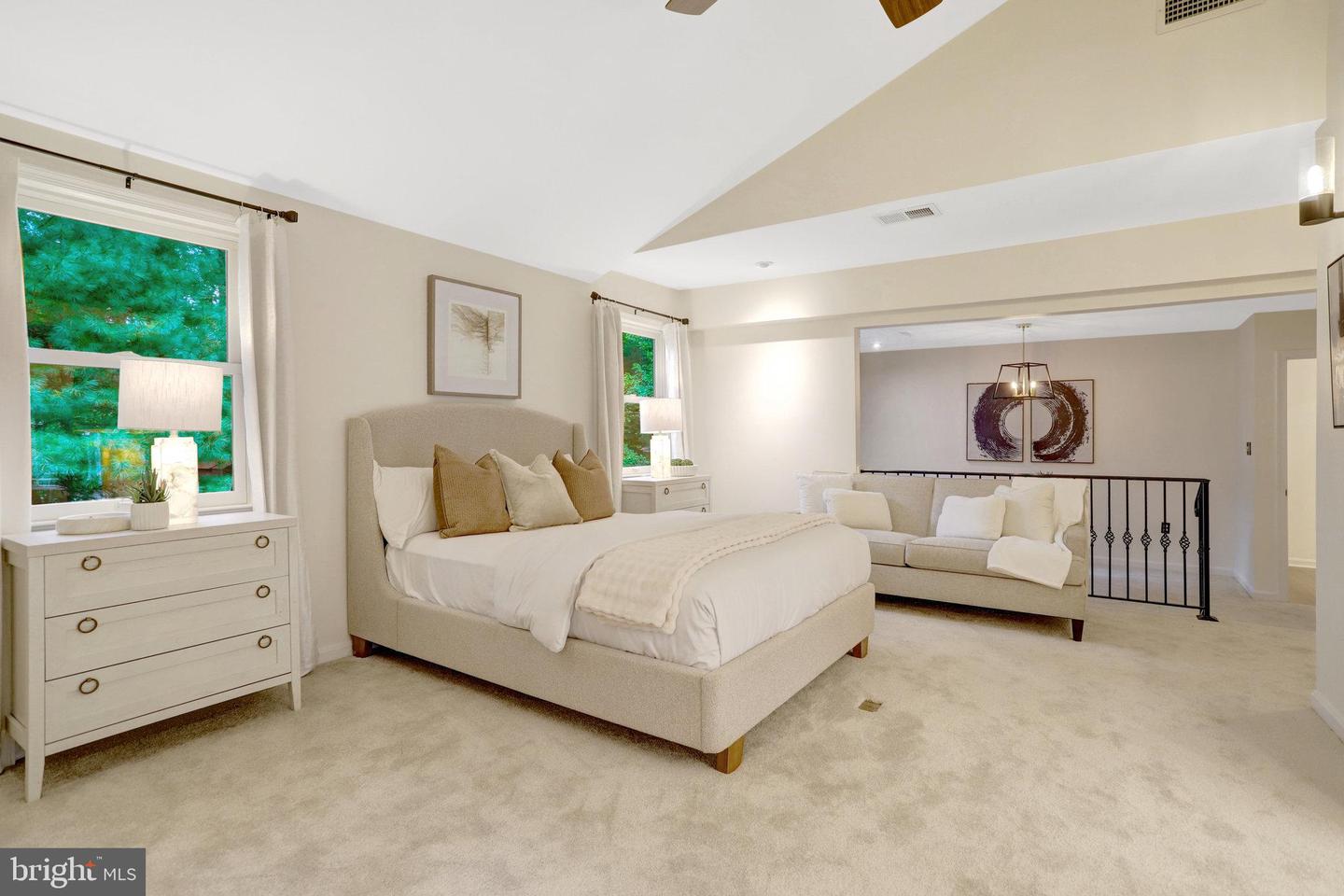 10510 HENDERSON RD, FAIRFAX STATION, Virginia 22039, 5 Bedrooms Bedrooms, ,3 BathroomsBathrooms,Residential,For sale,10510 HENDERSON RD,VAFX2268076 MLS # VAFX2268076