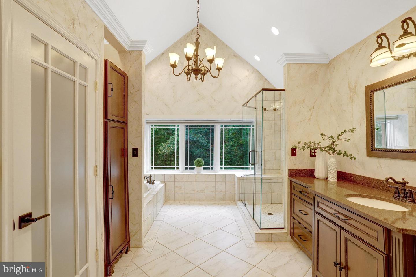 10510 HENDERSON RD, FAIRFAX STATION, Virginia 22039, 5 Bedrooms Bedrooms, ,3 BathroomsBathrooms,Residential,For sale,10510 HENDERSON RD,VAFX2268076 MLS # VAFX2268076