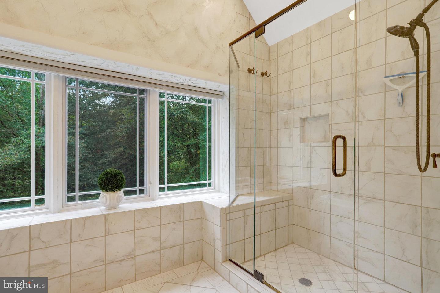 10510 HENDERSON RD, FAIRFAX STATION, Virginia 22039, 5 Bedrooms Bedrooms, ,3 BathroomsBathrooms,Residential,For sale,10510 HENDERSON RD,VAFX2268076 MLS # VAFX2268076