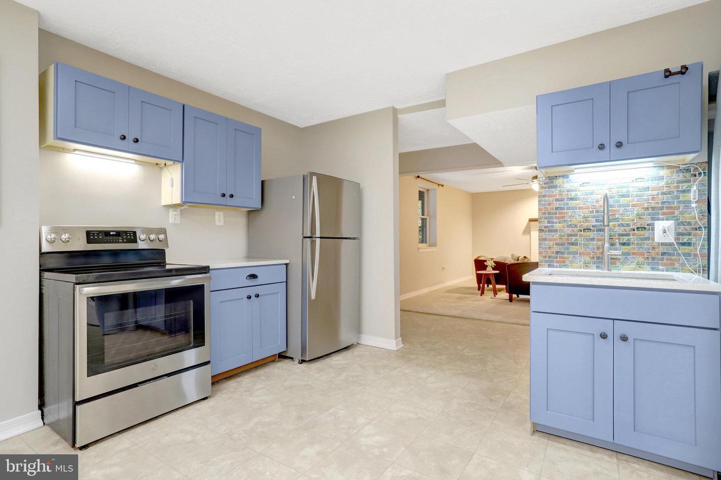 10510 HENDERSON RD, FAIRFAX STATION, Virginia 22039, 5 Bedrooms Bedrooms, ,3 BathroomsBathrooms,Residential,For sale,10510 HENDERSON RD,VAFX2268076 MLS # VAFX2268076