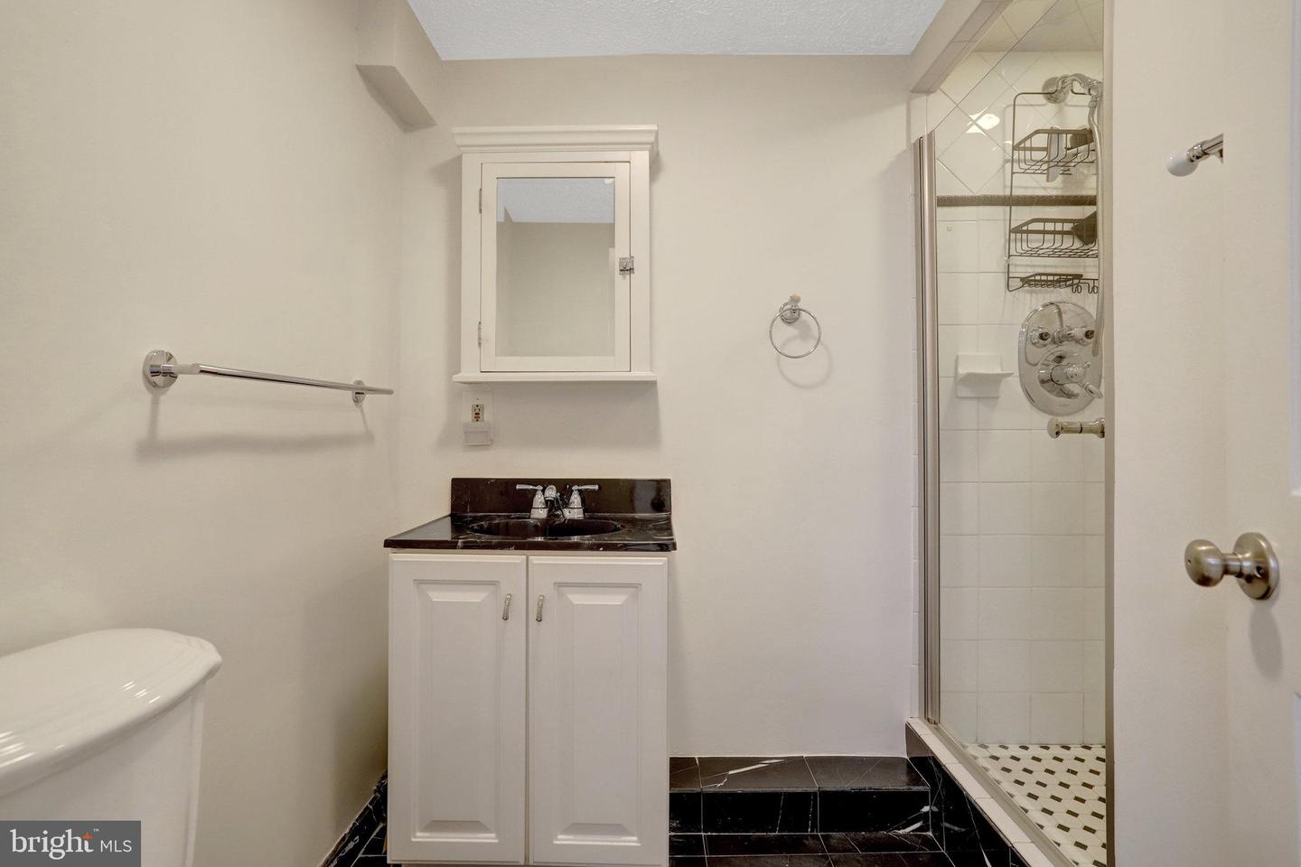 10510 HENDERSON RD, FAIRFAX STATION, Virginia 22039, 5 Bedrooms Bedrooms, ,3 BathroomsBathrooms,Residential,For sale,10510 HENDERSON RD,VAFX2268076 MLS # VAFX2268076
