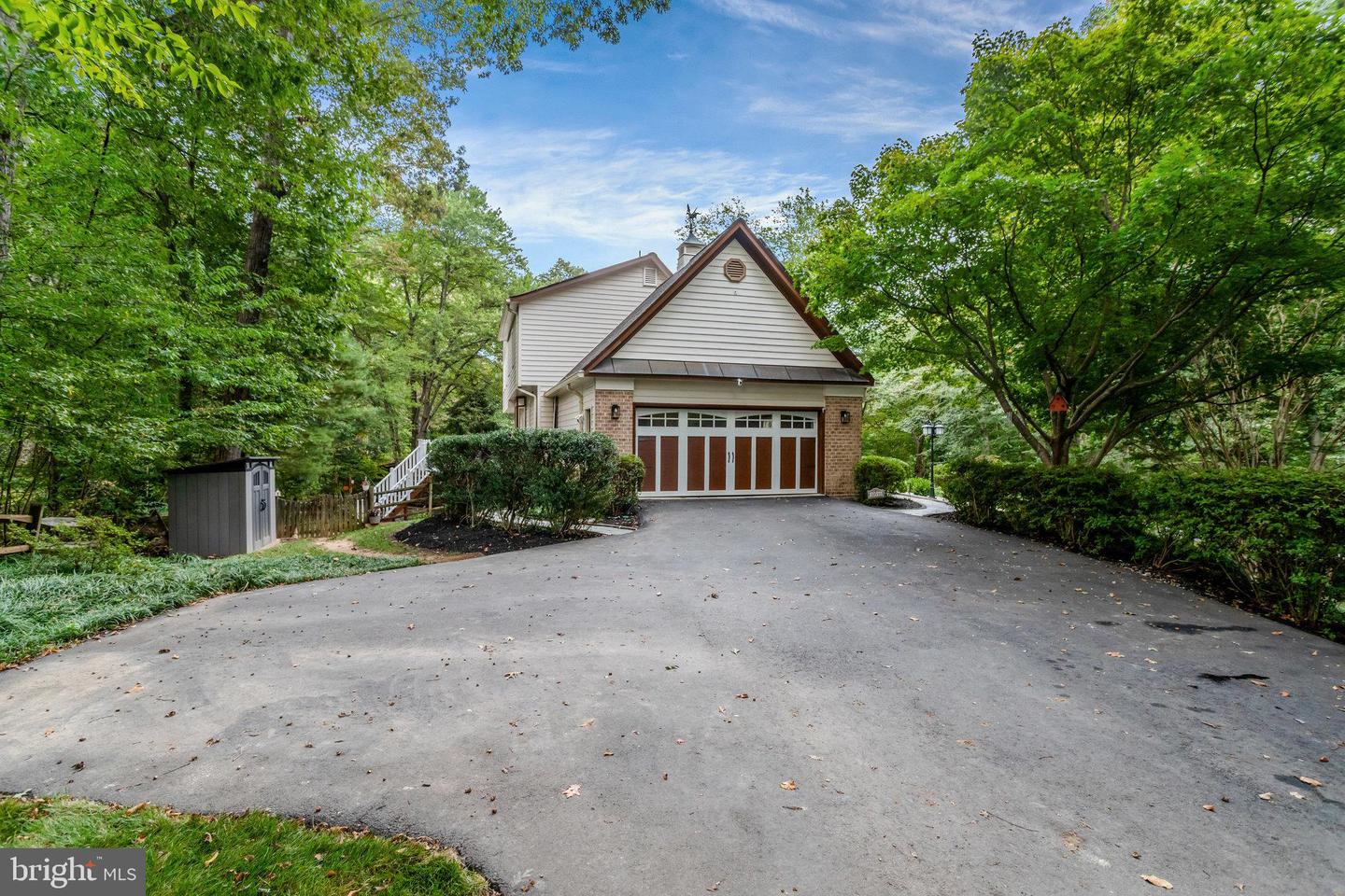 10510 HENDERSON RD, FAIRFAX STATION, Virginia 22039, 5 Bedrooms Bedrooms, ,3 BathroomsBathrooms,Residential,For sale,10510 HENDERSON RD,VAFX2268076 MLS # VAFX2268076
