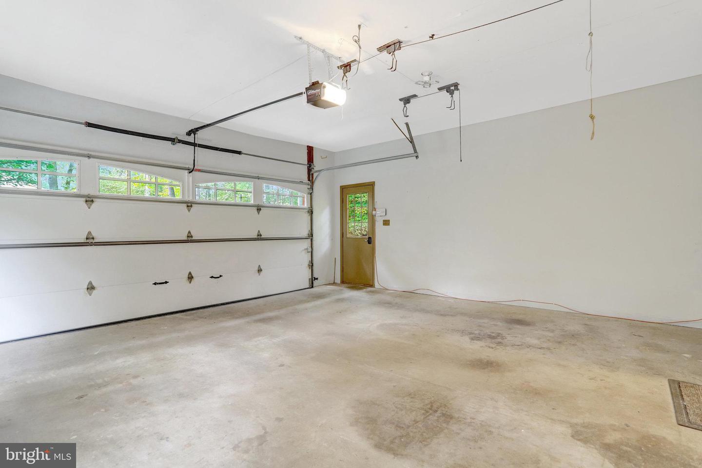 10510 HENDERSON RD, FAIRFAX STATION, Virginia 22039, 5 Bedrooms Bedrooms, ,3 BathroomsBathrooms,Residential,For sale,10510 HENDERSON RD,VAFX2268076 MLS # VAFX2268076