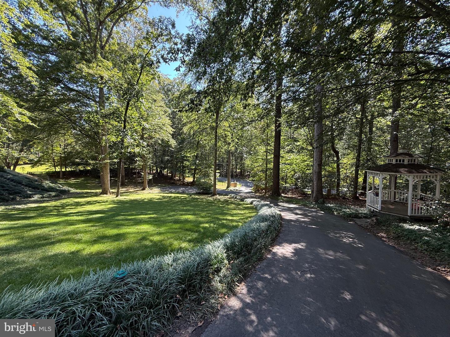 10510 HENDERSON RD, FAIRFAX STATION, Virginia 22039, 5 Bedrooms Bedrooms, ,3 BathroomsBathrooms,Residential,For sale,10510 HENDERSON RD,VAFX2268076 MLS # VAFX2268076