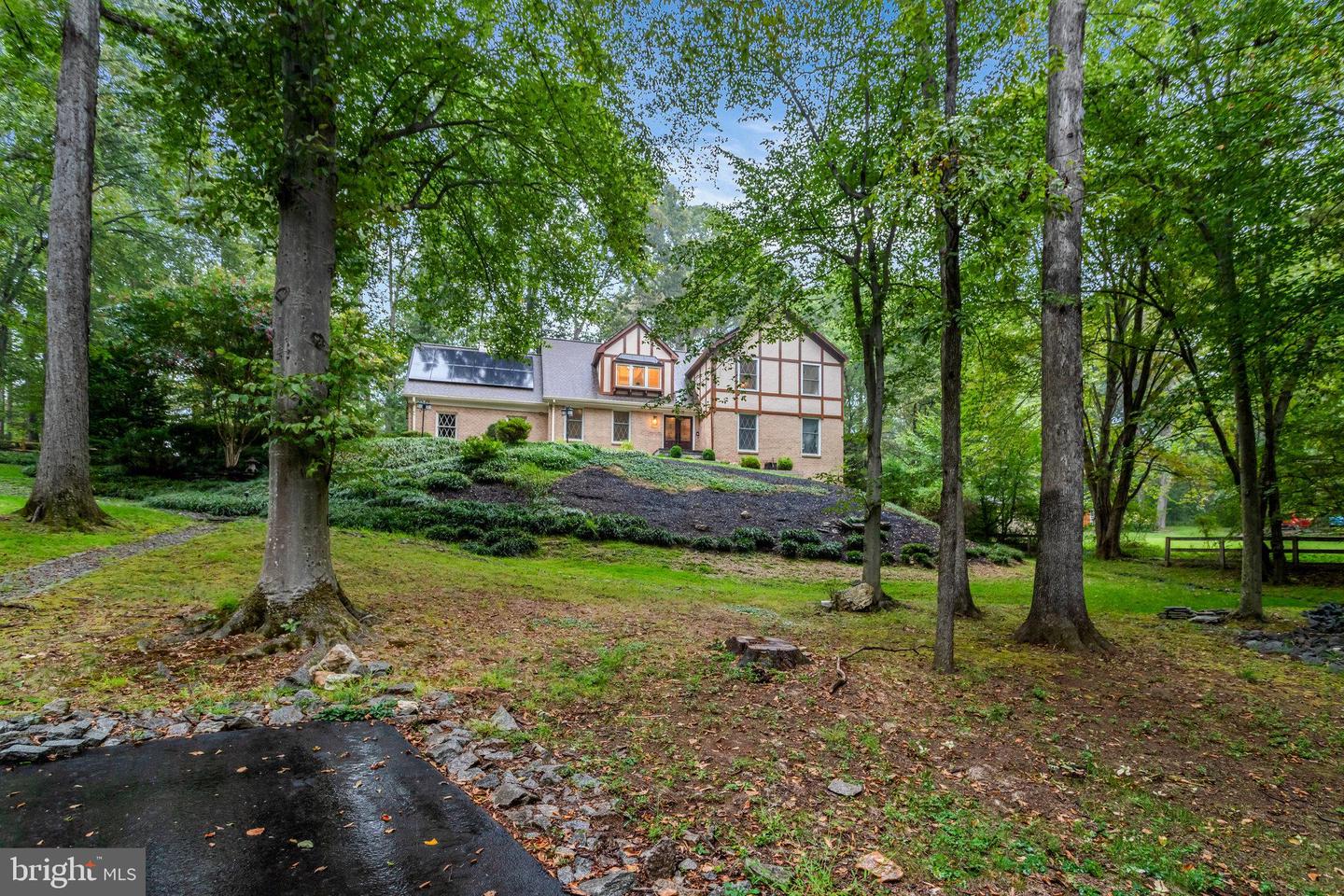 10510 HENDERSON RD, FAIRFAX STATION, Virginia 22039, 5 Bedrooms Bedrooms, ,3 BathroomsBathrooms,Residential,For sale,10510 HENDERSON RD,VAFX2268076 MLS # VAFX2268076