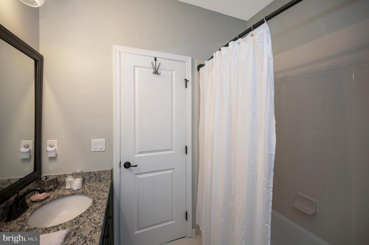 20 GENEVIEVE CT, FREDERICKSBURG, Virginia 22406, 5 Bedrooms Bedrooms, ,5 BathroomsBathrooms,Residential,For sale,20 GENEVIEVE CT,VAST2042780 MLS # VAST2042780