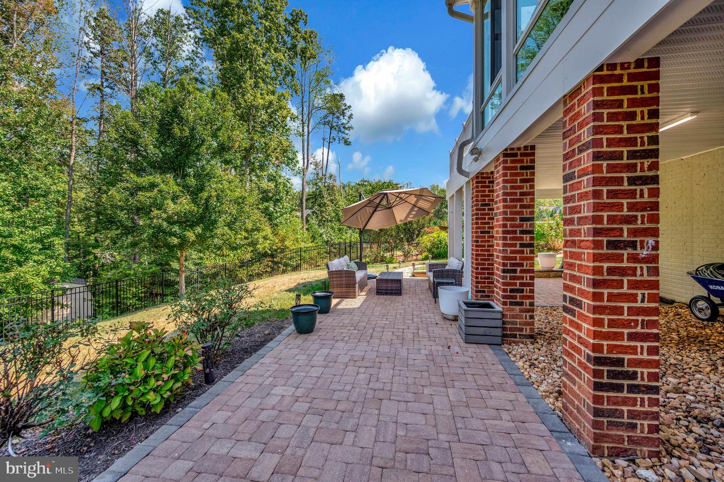 20 GENEVIEVE CT, FREDERICKSBURG, Virginia 22406, 5 Bedrooms Bedrooms, ,5 BathroomsBathrooms,Residential,For sale,20 GENEVIEVE CT,VAST2042780 MLS # VAST2042780