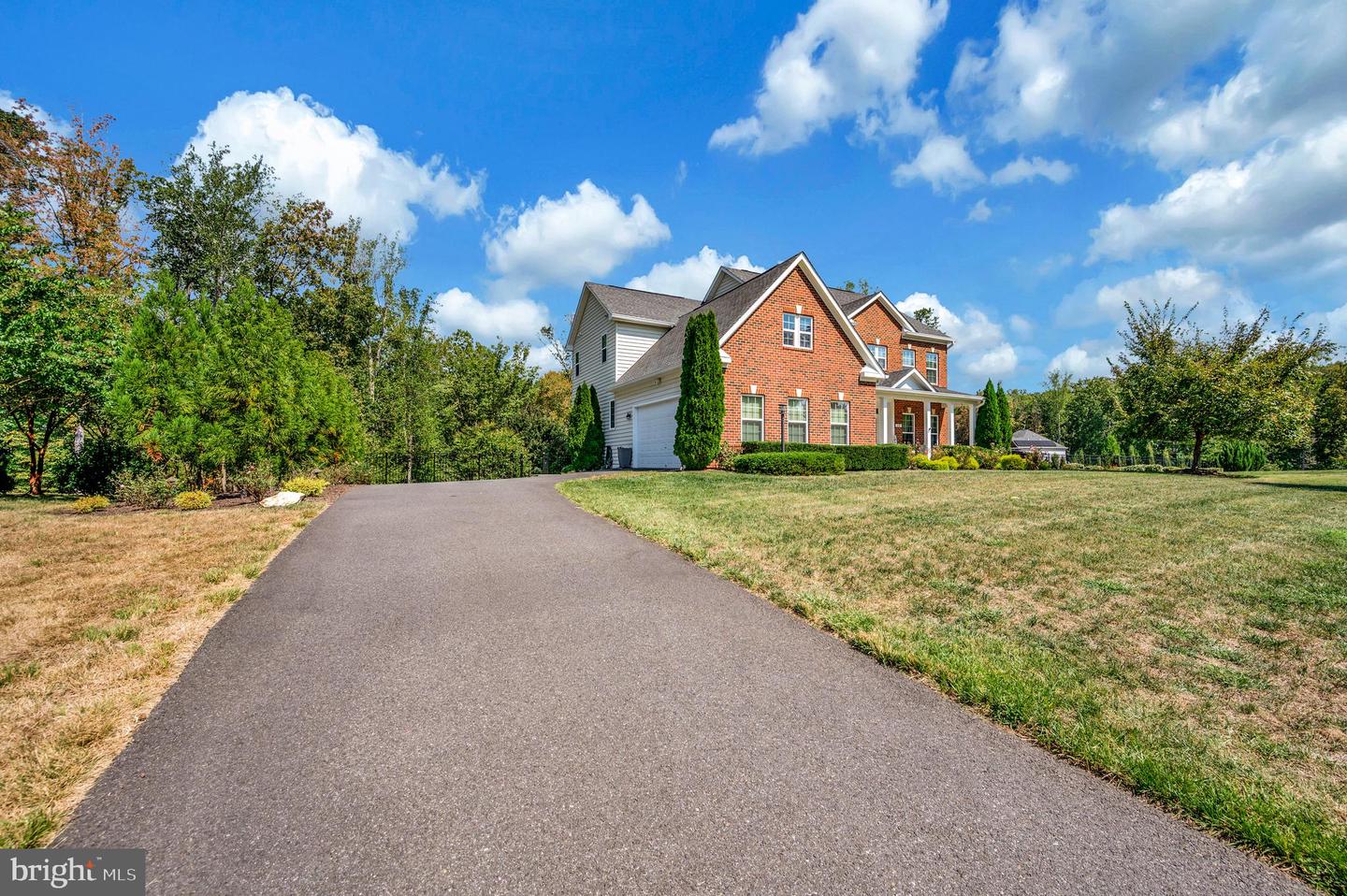 20 GENEVIEVE CT, FREDERICKSBURG, Virginia 22406, 5 Bedrooms Bedrooms, ,5 BathroomsBathrooms,Residential,For sale,20 GENEVIEVE CT,VAST2042780 MLS # VAST2042780