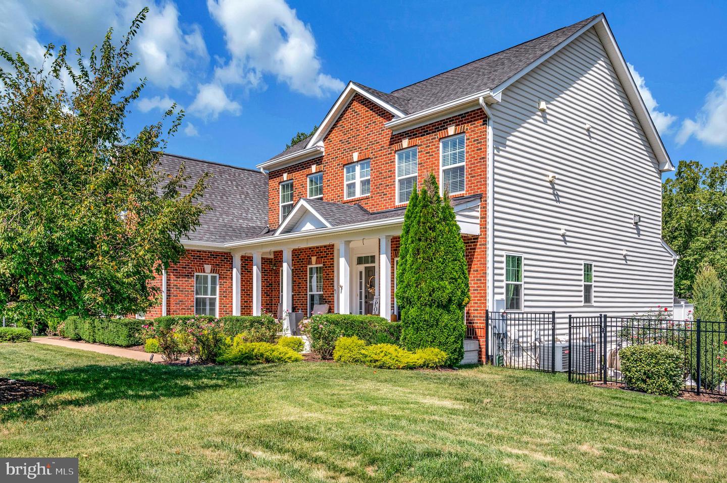 20 GENEVIEVE CT, FREDERICKSBURG, Virginia 22406, 5 Bedrooms Bedrooms, ,5 BathroomsBathrooms,Residential,For sale,20 GENEVIEVE CT,VAST2042780 MLS # VAST2042780