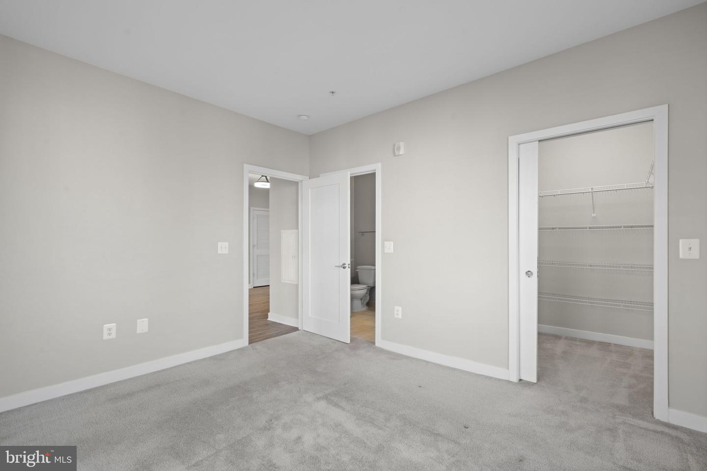 989 S BUCHANAN ST #312, ARLINGTON, Virginia 22204, 2 Bedrooms Bedrooms, ,2 BathroomsBathrooms,Residential,For sale,989 S BUCHANAN ST #312,VAAR2063942 MLS # VAAR2063942