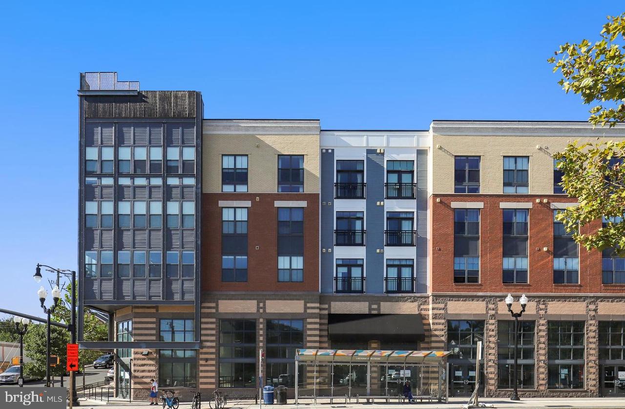 989 S BUCHANAN ST #312, ARLINGTON, Virginia 22204, 2 Bedrooms Bedrooms, ,2 BathroomsBathrooms,Residential,For sale,989 S BUCHANAN ST #312,VAAR2063942 MLS # VAAR2063942