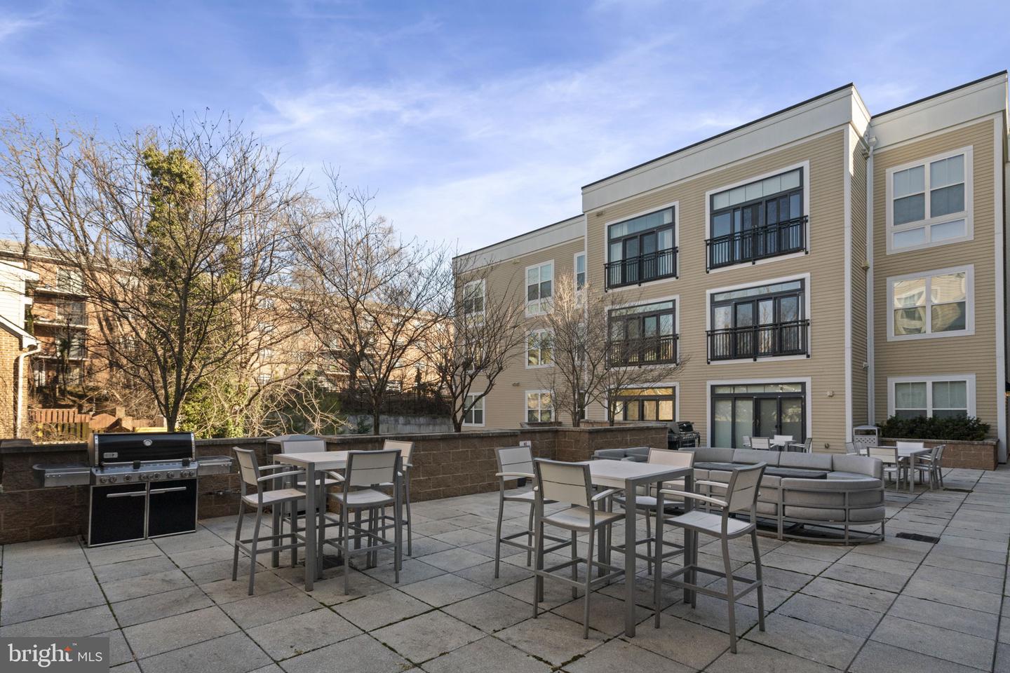 989 S BUCHANAN ST #312, ARLINGTON, Virginia 22204, 2 Bedrooms Bedrooms, ,2 BathroomsBathrooms,Residential,For sale,989 S BUCHANAN ST #312,VAAR2063942 MLS # VAAR2063942