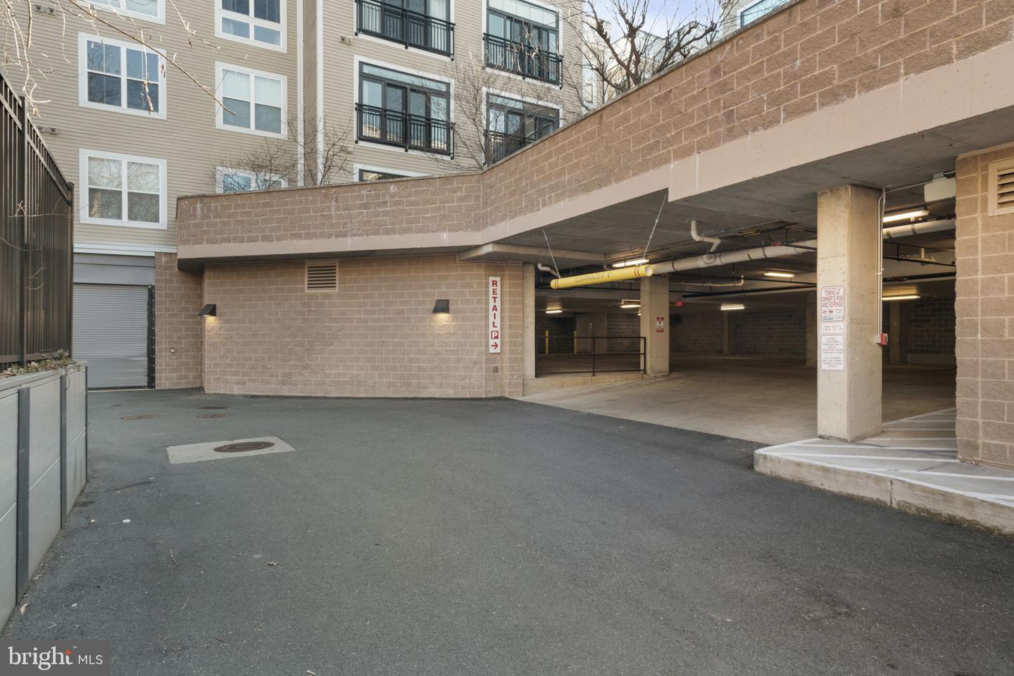 989 S BUCHANAN ST #312, ARLINGTON, Virginia 22204, 2 Bedrooms Bedrooms, ,2 BathroomsBathrooms,Residential,For sale,989 S BUCHANAN ST #312,VAAR2063942 MLS # VAAR2063942