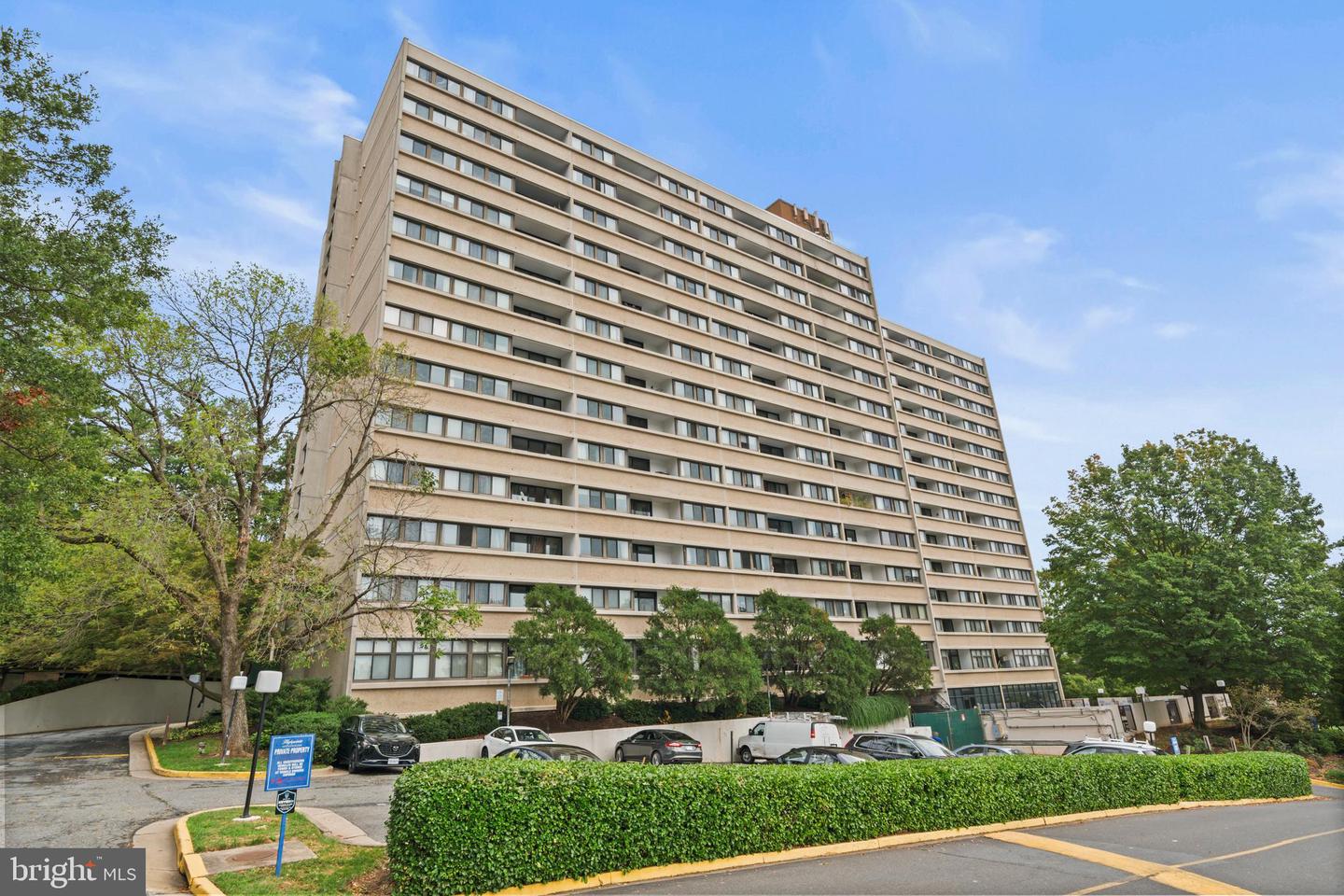 5911 EDSALL RD #803, ALEXANDRIA, Virginia 22304, 2 Bedrooms Bedrooms, ,2 BathroomsBathrooms,Residential,For sale,5911 EDSALL RD #803,VAAX2050048 MLS # VAAX2050048