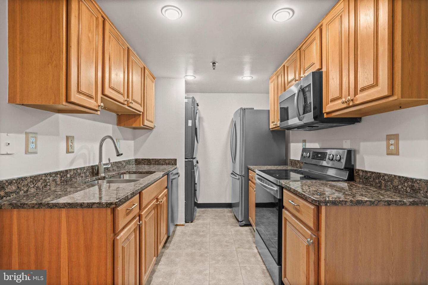5911 EDSALL RD #803, ALEXANDRIA, Virginia 22304, 2 Bedrooms Bedrooms, ,2 BathroomsBathrooms,Residential,For sale,5911 EDSALL RD #803,VAAX2050048 MLS # VAAX2050048