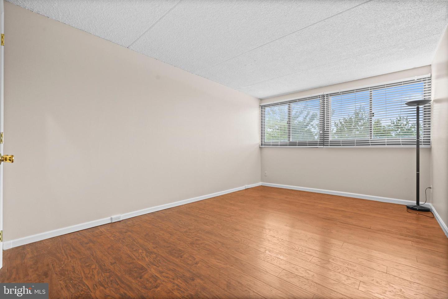 5911 EDSALL RD #803, ALEXANDRIA, Virginia 22304, 2 Bedrooms Bedrooms, ,2 BathroomsBathrooms,Residential,For sale,5911 EDSALL RD #803,VAAX2050048 MLS # VAAX2050048