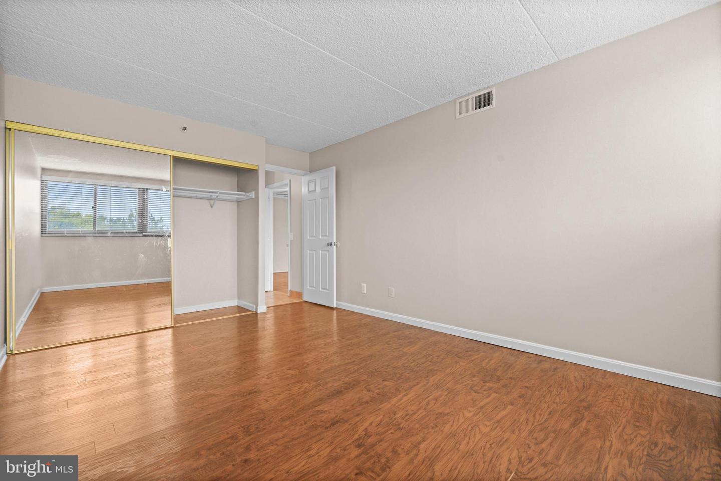 5911 EDSALL RD #803, ALEXANDRIA, Virginia 22304, 2 Bedrooms Bedrooms, ,2 BathroomsBathrooms,Residential,For sale,5911 EDSALL RD #803,VAAX2050048 MLS # VAAX2050048