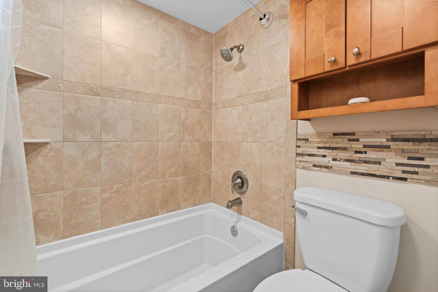 5911 EDSALL RD #803, ALEXANDRIA, Virginia 22304, 2 Bedrooms Bedrooms, ,2 BathroomsBathrooms,Residential,For sale,5911 EDSALL RD #803,VAAX2050048 MLS # VAAX2050048