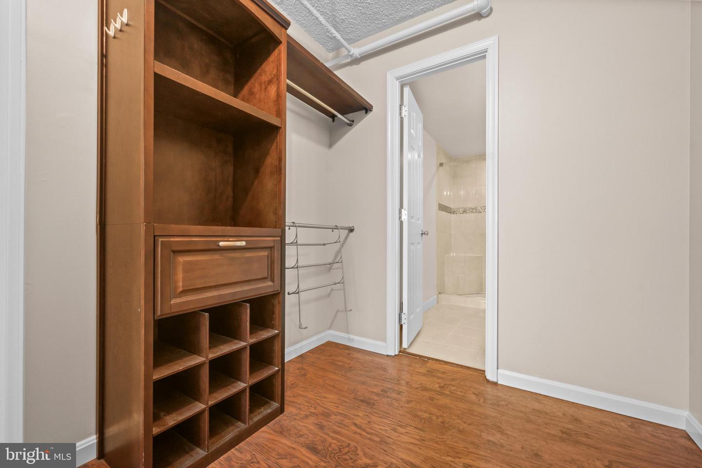 5911 EDSALL RD #803, ALEXANDRIA, Virginia 22304, 2 Bedrooms Bedrooms, ,2 BathroomsBathrooms,Residential,For sale,5911 EDSALL RD #803,VAAX2050048 MLS # VAAX2050048