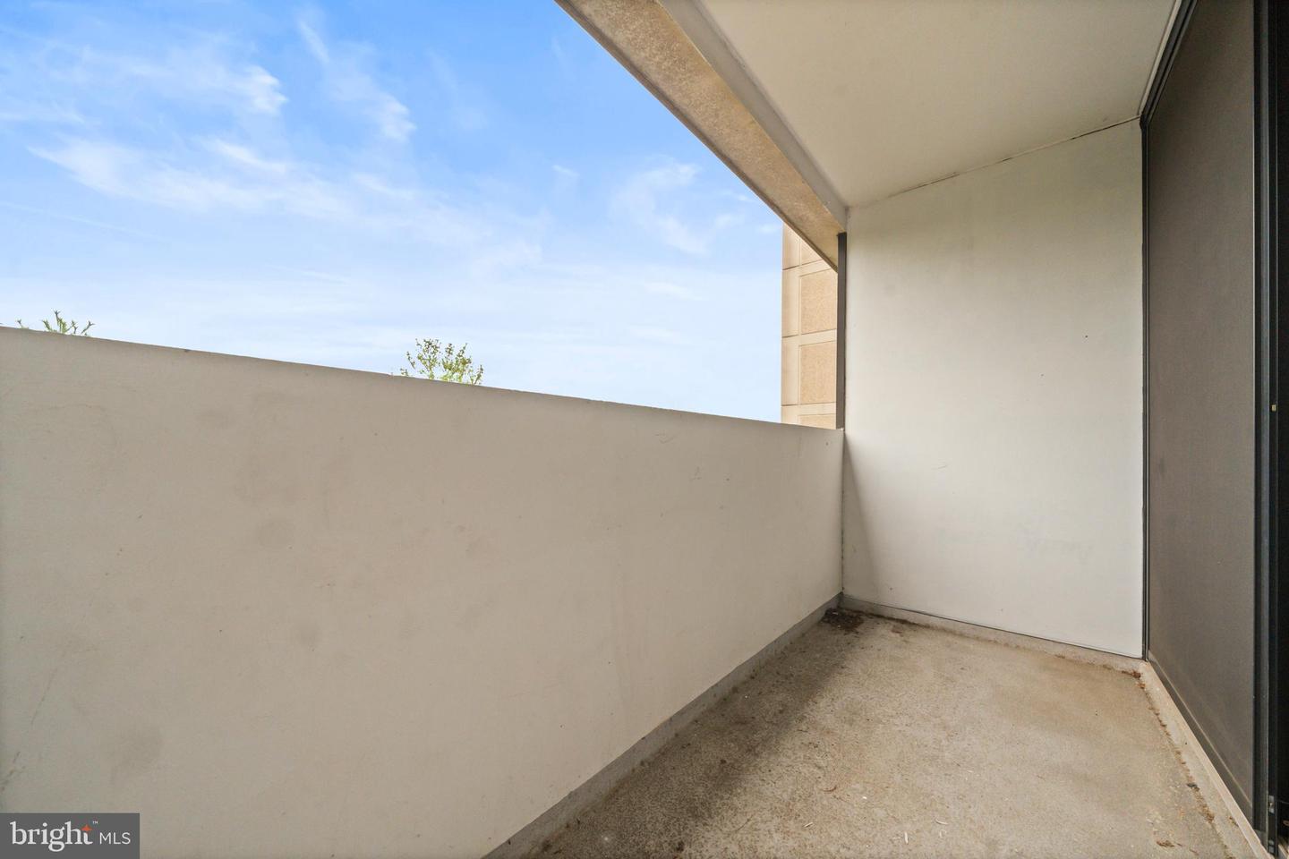 5911 EDSALL RD #803, ALEXANDRIA, Virginia 22304, 2 Bedrooms Bedrooms, ,2 BathroomsBathrooms,Residential,For sale,5911 EDSALL RD #803,VAAX2050048 MLS # VAAX2050048