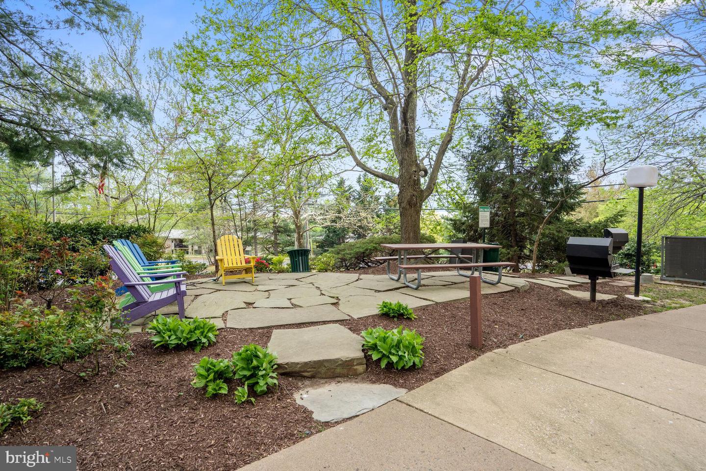 5911 EDSALL RD #803, ALEXANDRIA, Virginia 22304, 2 Bedrooms Bedrooms, ,2 BathroomsBathrooms,Residential,For sale,5911 EDSALL RD #803,VAAX2050048 MLS # VAAX2050048