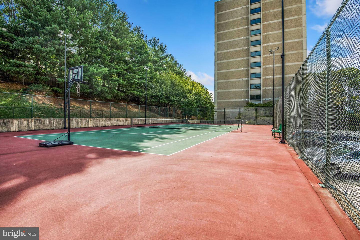 5911 EDSALL RD #803, ALEXANDRIA, Virginia 22304, 2 Bedrooms Bedrooms, ,2 BathroomsBathrooms,Residential,For sale,5911 EDSALL RD #803,VAAX2050048 MLS # VAAX2050048