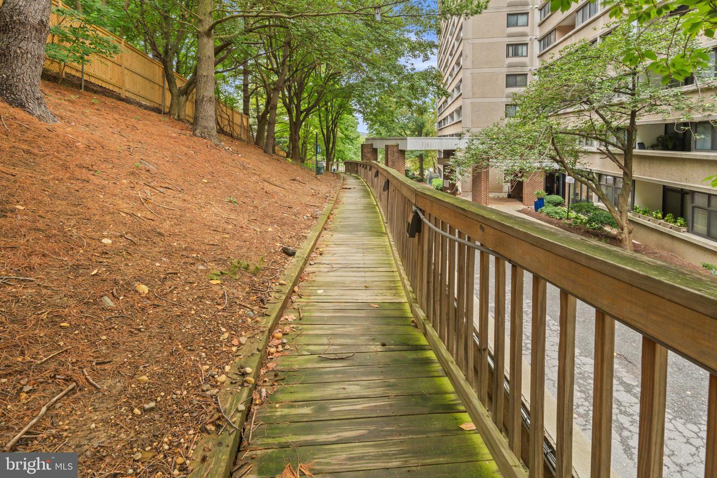 5911 EDSALL RD #803, ALEXANDRIA, Virginia 22304, 2 Bedrooms Bedrooms, ,2 BathroomsBathrooms,Residential,For sale,5911 EDSALL RD #803,VAAX2050048 MLS # VAAX2050048