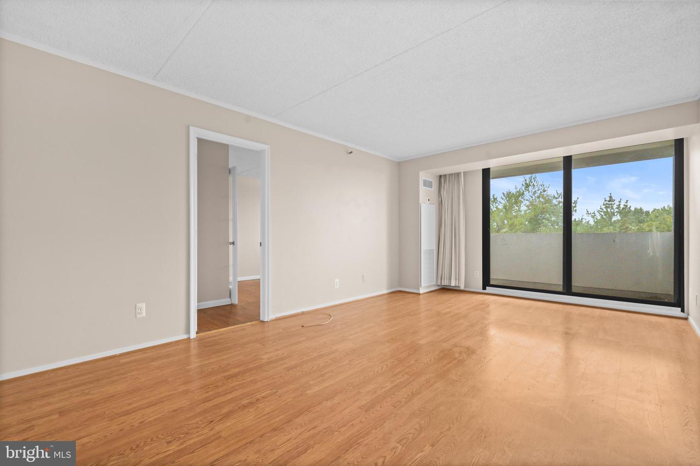 5911 EDSALL RD #803, ALEXANDRIA, Virginia 22304, 2 Bedrooms Bedrooms, ,2 BathroomsBathrooms,Residential,For sale,5911 EDSALL RD #803,VAAX2050048 MLS # VAAX2050048